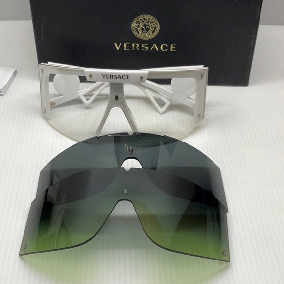 Versace 4393 Sunglasses with extra 2 lenses made in Italy - Picture 6 of 8